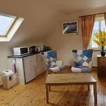 Rose - Sleeps 2 & Stunning Seaside Views *