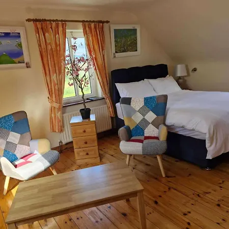Villa Rose - Sleeps 2 & Stunning Seaside Views