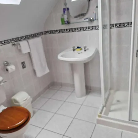 Rose - Sleeps 2 & Stunning Seaside Views *