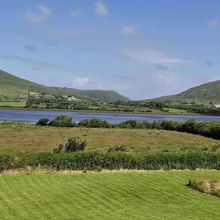 Villa Rose - Sleeps 2 & Stunning Seaside Views Cahersiveen