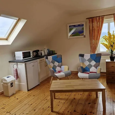 Rose - Sleeps 2 & Stunning Seaside Views *
