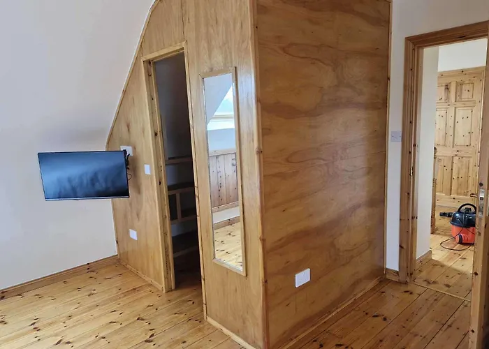 Rose - Sleeps 2 & Stunning Seaside Views Villa *